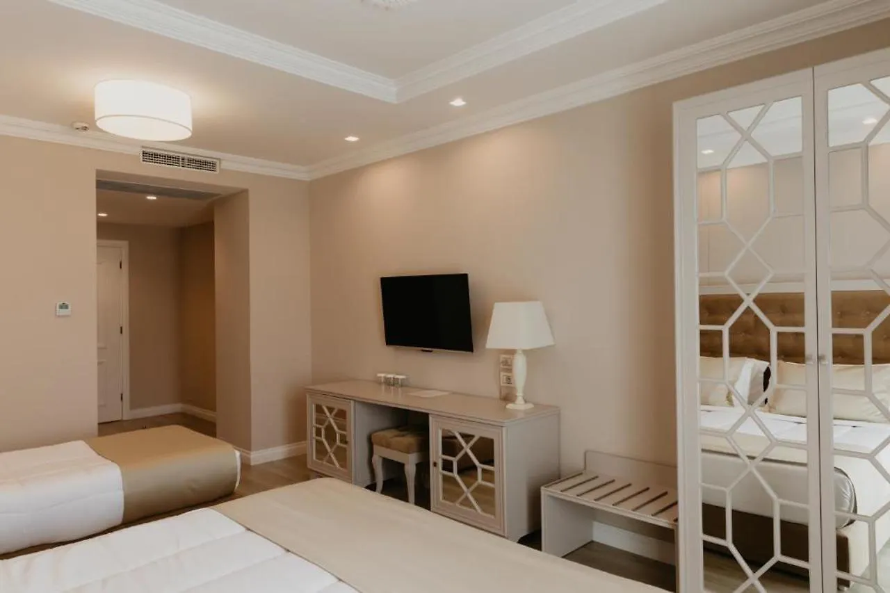 Flower Hotel And Spa Голем 5*,  Албания